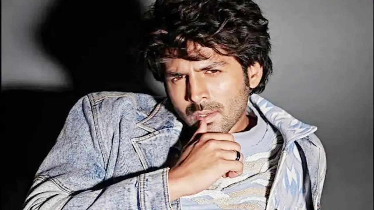 Hera Pheri 3 में अक्षय कुमार की जगह लेने कार्तिक आर्यन का शॉकिंग खुलासा, मेकर्स के सामने रखी 1 शर्त Hera Pheri 3 में अक्षय कुमार की जगह लेने कार्तिक आर्यन का शॉकिंग खुलासा, मेकर्स के सामने रखी 1 शर्त