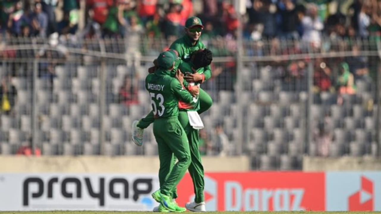 షకిబ్ స్పిన్ ఉచ్చులో టీమిండియా విలవిల.. పరువు నిలిపిన రాహుల్.. బంగ్లా ముందు ఈజీ టార్గెట్ షకిబ్ స్పిన్ ఉచ్చులో టీమిండియా విలవిల.. పరువు నిలిపిన రాహుల్.. బంగ్లా ముందు ఈజీ టార్గెట్