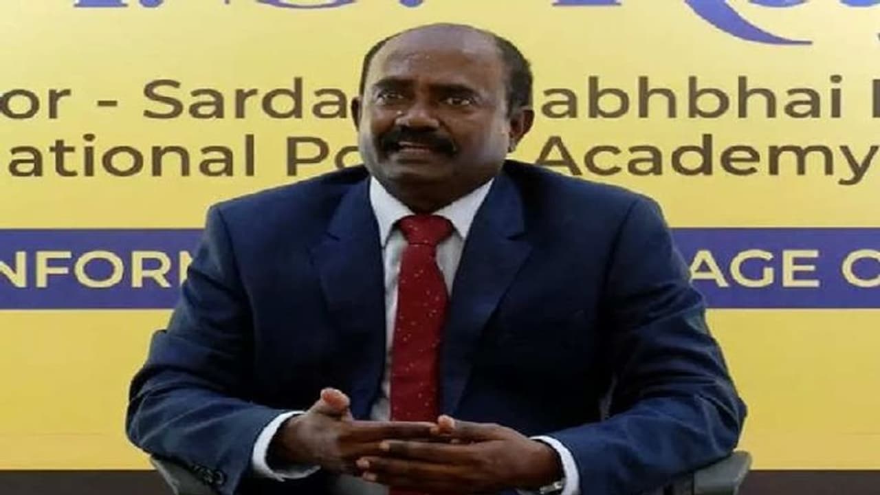 சமூக வலைதளங்கள் முன்னேற்றத்தை மிகவும் பாதிக்கும்… ஏ.எஸ்.ராஜன் கருத்து!! சமூக வலைதளங்கள் முன்னேற்றத்தை மிகவும் பாதிக்கும்… ஏ.எஸ்.ராஜன் கருத்து!!