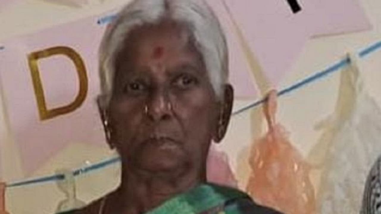 Anekal News: ಚಿನ್ನಾಭರಣದ ಆಸೆಗೆ ವೃದ್ಧೆ ಕೊಲೆ ಮಾಡಿ ಶವ ವಾರ್ಡ್ರೋಬ್ನಲ್ಲಿಟ್ಟ ಪಾಪಿ ಮಹಿಳೆ..! Anekal News: ಚಿನ್ನಾಭರಣದ ಆಸೆಗೆ ವೃದ್ಧೆ ಕೊಲೆ ಮಾಡಿ ಶವ ವಾರ್ಡ್ರೋಬ್ನಲ್ಲಿಟ್ಟ ಪಾಪಿ ಮಹಿಳೆ..!