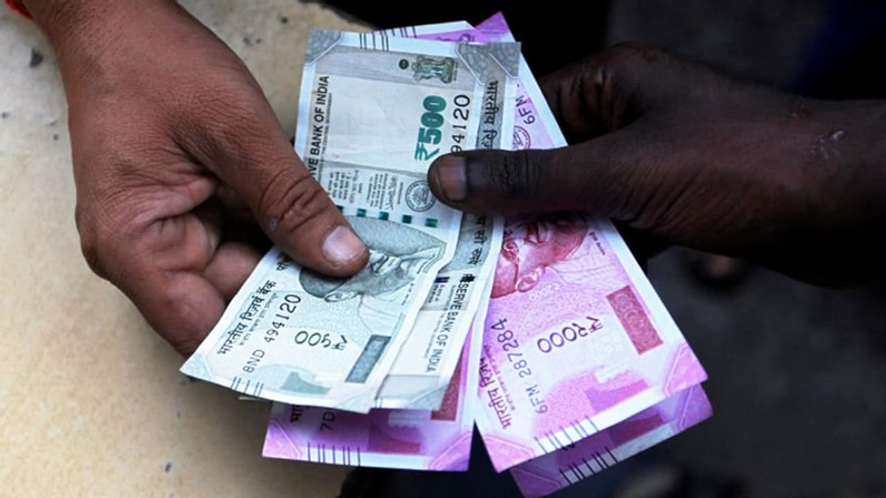 फिक्स्ड डिपॉजिट पर ये बैंक दे रहा 9 प्रतिशत तक ब्याज, जानें अलग अलग अवधि पर कितनी है ब्याज दरें