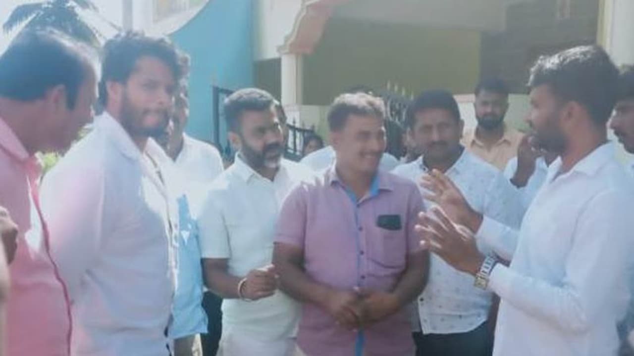 ನಾವು ಜಾತಿ, ಧರ್ಮಕ್ಕೆ ಸೀಮಿತವಲ್ಲ: ನಿಖಿಲ್ ಕುಮಾರಸ್ವಾಮಿ ನಾವು ಜಾತಿ, ಧರ್ಮಕ್ಕೆ ಸೀಮಿತವಲ್ಲ: ನಿಖಿಲ್ ಕುಮಾರಸ್ವಾಮಿ