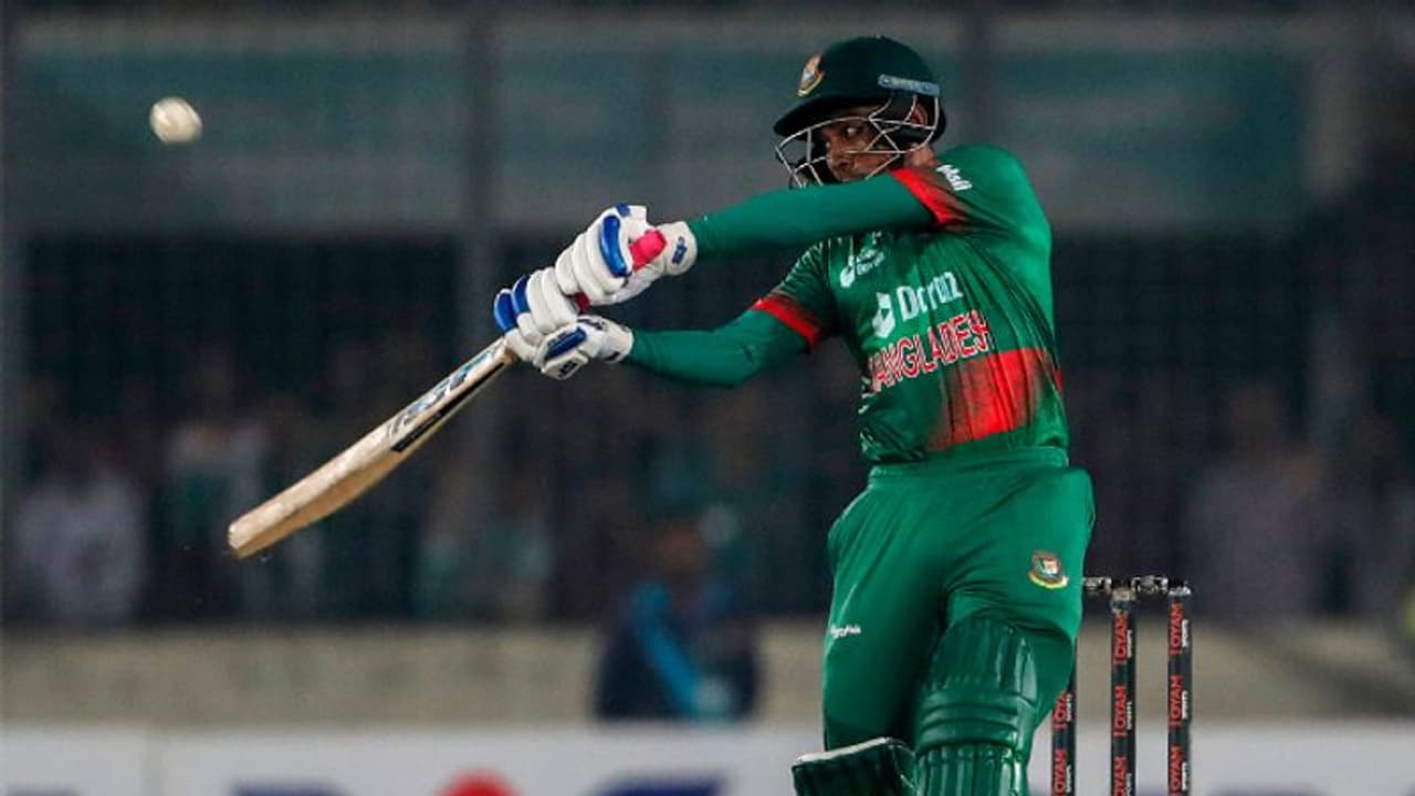 വീരോചിതം മെഹിദി ഹസന്! ആദ്യ ഏകദിനത്തില് ഇന്ത്യയുടെ നെഞ്ചകം കീറി ബംഗ്ലാദേശ് വീരോചിതം മെഹിദി ഹസന്! ആദ്യ ഏകദിനത്തില് ഇന്ത്യയുടെ നെഞ്ചകം കീറി ബംഗ്ലാദേശ്