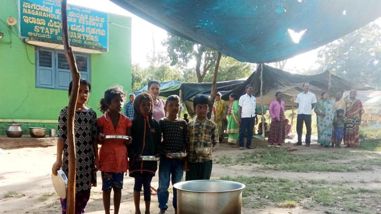 Mysuru : ನೂರು ದಿನವಾದ್ರೂ ಬಗೆಹರಿಯದ ಆದಿವಾಸಿಗಳ ಸಮಸ್ಯೆ Mysuru : ನೂರು ದಿನವಾದ್ರೂ ಬಗೆಹರಿಯದ ಆದಿವಾಸಿಗಳ ಸಮಸ್ಯೆ