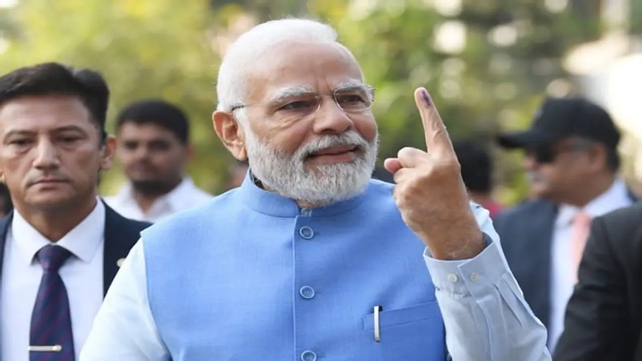 വോട്ട് ചെയ്ത് മോദി, അമിത് ഷാ ഉടനെത്തും; ഗുജറാത്തില് ജനവിധിയെഴുതുന്നത് 93 മണ്ഡലങ്ങൾ വോട്ട് ചെയ്ത് മോദി, അമിത് ഷാ ഉടനെത്തും; ഗുജറാത്തില് ജനവിധിയെഴുതുന്നത് 93 മണ്ഡലങ്ങൾ