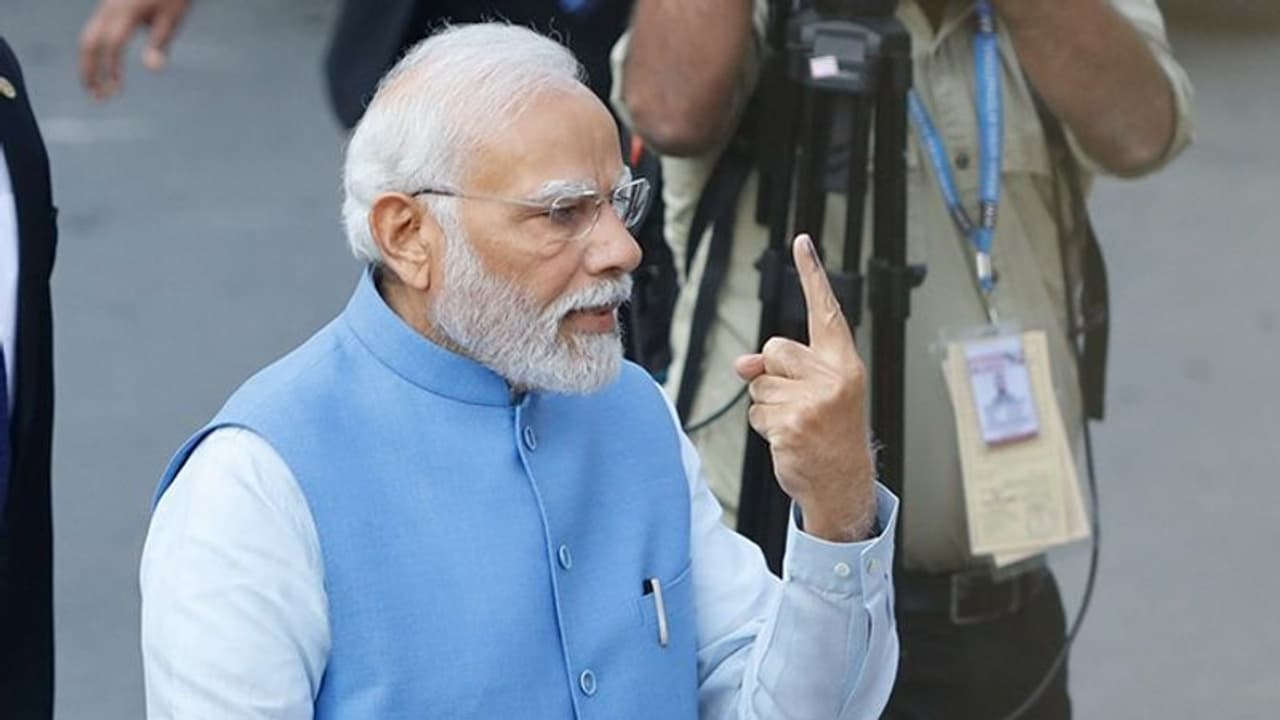 'EC is willingly under pressure': Congress slams poll body for PM Modi's 'roadshow' 'EC is willingly under pressure': Congress slams poll body for PM Modi's 'roadshow'