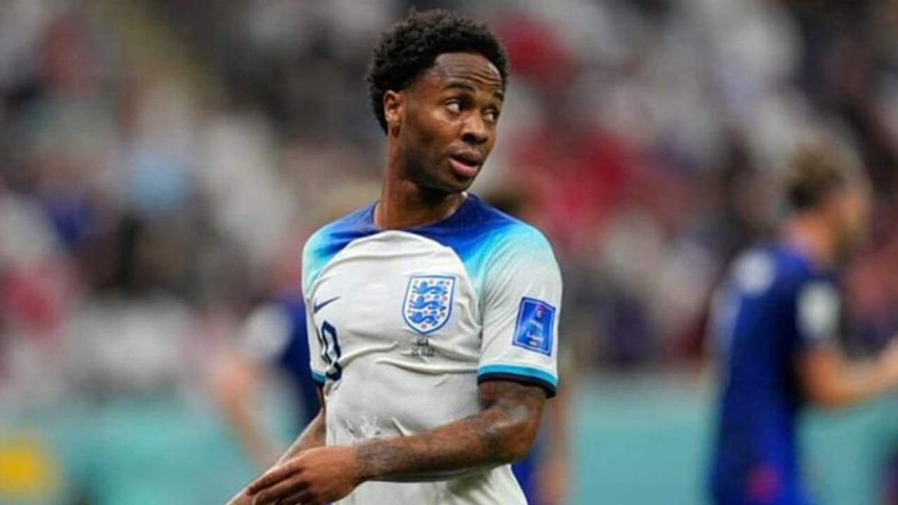 റഹീം സ്റ്റെര്ലിങിന്റെ വീട് ആക്രമിക്കപ്പെട്ടു; താരം നാട്ടിലേക്ക് മടങ്ങി, തിരിച്ചുവരവില് വ്യക്തതയില്ല റഹീം സ്റ്റെര്ലിങിന്റെ വീട് ആക്രമിക്കപ്പെട്ടു; താരം നാട്ടിലേക്ക് മടങ്ങി, തിരിച്ചുവരവില് വ്യക്തതയില്ല