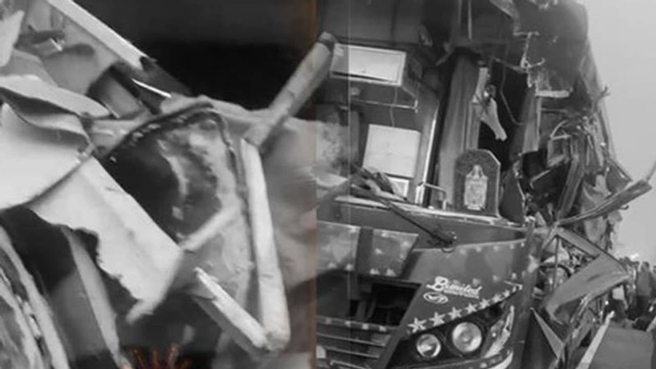 பொன்னேரியில் பயங்கரம்.. தனியார் சொகுசு பேருந்தும், லாரியும் நேருக்கு நேர் மோதல்.. 3 பேர் உடல்நசுங்கி பலி.! பொன்னேரியில் பயங்கரம்.. தனியார் சொகுசு பேருந்தும், லாரியும் நேருக்கு நேர் மோதல்.. 3 பேர் உடல்நசுங்கி பலி.!