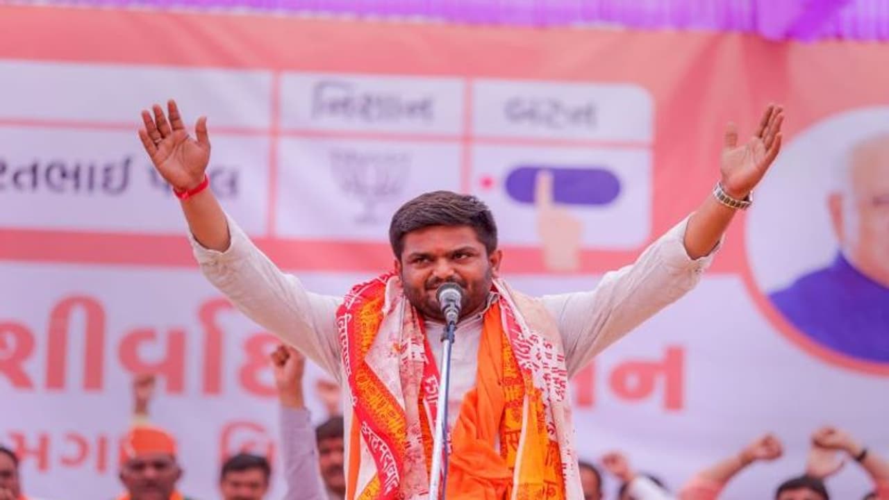 ഗുജറാത്തില്‍ യുവതുര്‍ക്കികള്‍ കിതക്കുന്നു; ഹര്‍ദിക് പട്ടേലും അല്‍പേഷ് താക്കൂറും പിന്നില്‍