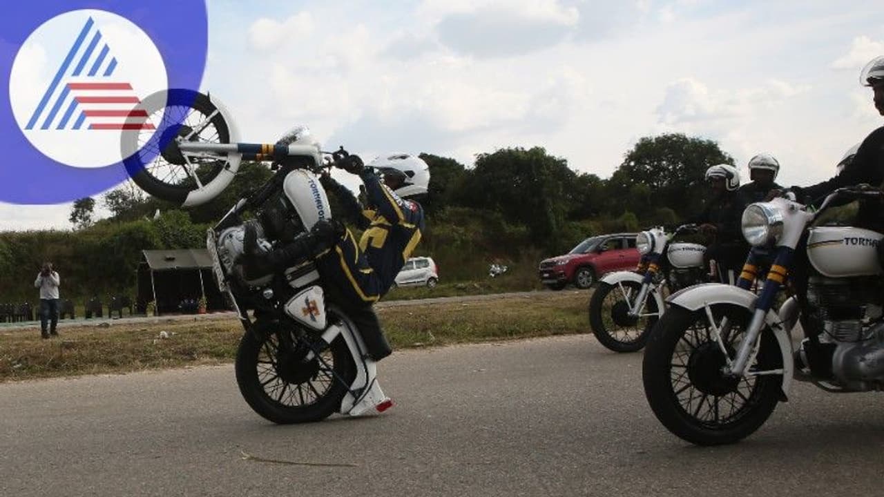 ಬೈಕ್ ಮೇಲೆ ಸಾಹಸ: ಭಾರತೀಯ ಸೇನೆ 3 ವಿಶ್ವ ದಾಖಲೆ! ಬೈಕ್ ಮೇಲೆ ಸಾಹಸ: ಭಾರತೀಯ ಸೇನೆ 3 ವಿಶ್ವ ದಾಖಲೆ!