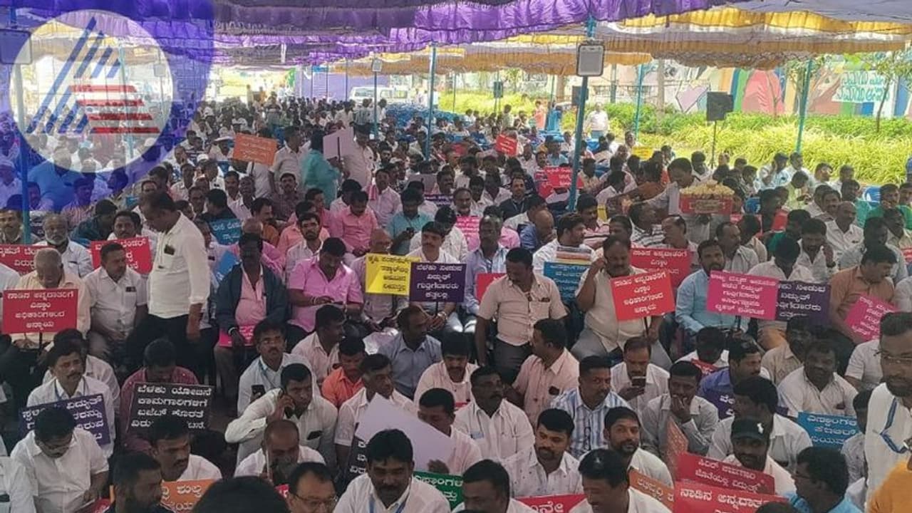 Protest: ವಿವಿಧ ಬೇಡಿಕೆಗಳ ಈಡೇರಿಕೆಗಾಗಿ ವಿದ್ಯುತ್ ಗುತ್ತಿಗೆದಾರರ ಸಂಘದಿಂದ ಪ್ರತಿಭಟನೆ