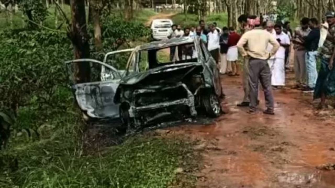 വയനാട് കാറിനുള്ളിൽ കത്തികരിഞ്ഞ നിലയില് മൃതദേഹം, തിരിച്ചറിയാനായിട്ടില്ല വയനാട് കാറിനുള്ളിൽ കത്തികരിഞ്ഞ നിലയില് മൃതദേഹം, തിരിച്ചറിയാനായിട്ടില്ല