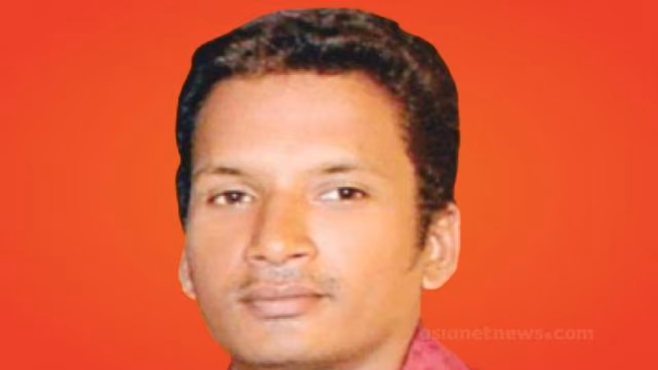 വഞ്ചിയൂർ വിഷ്ണു കൊലപാതകം: പ്രതികളെ വിട്ടയച്ച നടപടി ചോദ്യം ചെയ്ത് സർക്കാർ സമർപ്പിച്ച അപ്പീൽ സുപ്രീം കോടതി തള്ളി വഞ്ചിയൂർ വിഷ്ണു കൊലപാതകം: പ്രതികളെ വിട്ടയച്ച നടപടി ചോദ്യം ചെയ്ത് സർക്കാർ സമർപ്പിച്ച അപ്പീൽ സുപ്രീം കോടതി തള്ളി