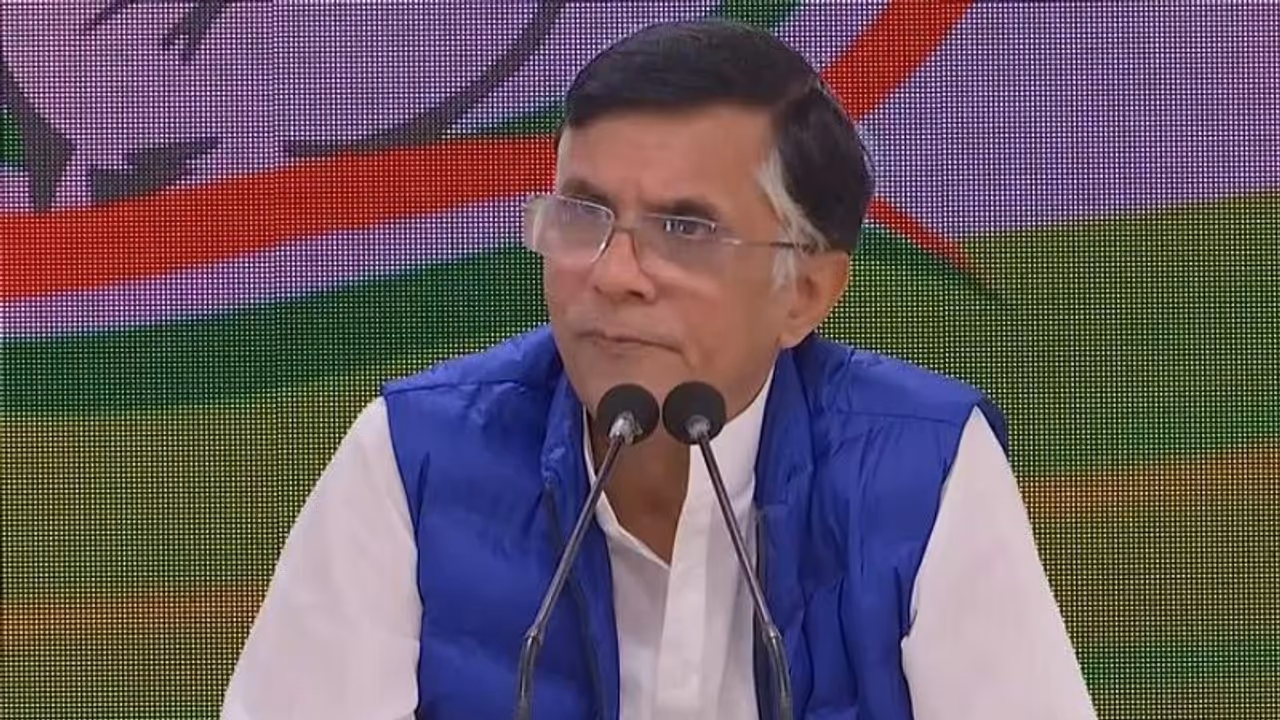 ಕರ್ನಾಟಕದಲ್ಲಿ ಗೆದ್ದೆವು ಎಂದ ಮಾತ್ರಕ್ಕೆ ಇವಿಎಂ ಬಗೆಗಿನ ನಮ್ಮ ಪ್ರಶ್ನೆಗಳು ನಿಲ್ಲಲ್ಲ: ಕಾಂಗ್ರೆಸ್ ನಾಯಕ ಪವನ್ ಖೇರಾ