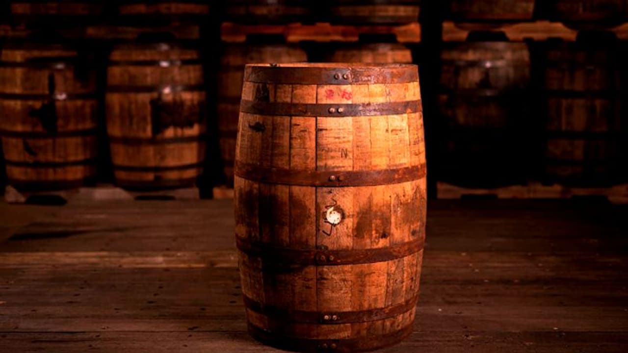 അടച്ചിട്ട വീട്ടില്‍ വീപ്പയ്ക്കുള്ളില്‍ യുവതിയുടെ ശരീരഭാഗങ്ങൾ; മൃതദേഹത്തിന് ഒരു വര്‍ഷത്തിലേറെ പഴക്കം