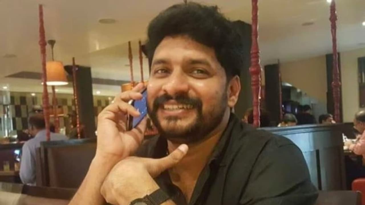 സിനിമ നി‍‍ര്‍മ്മാതാവ് ജെയ്സണ്‍ എളംകുളത്തെ ഫ്ളാറ്റിൽ മരിച്ച നിലയിൽ കണ്ടെത്തി 