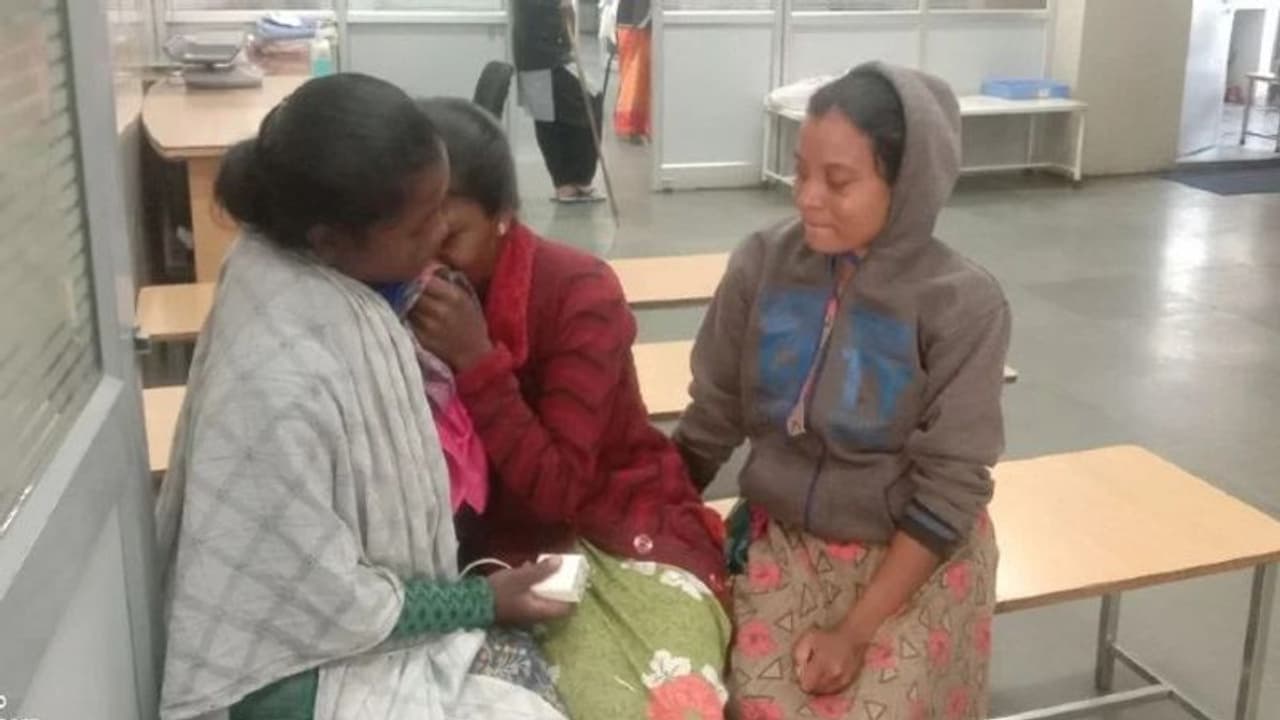 हॉस्पिटल में बिजली गुल वेंटिलेटर पर 4 बच्चों की मौत, छत्तीसगढ़ में सिस्टम की लापरवाही मांओं की गोद उजड़ी हॉस्पिटल में बिजली गुल वेंटिलेटर पर 4 बच्चों की मौत, छत्तीसगढ़ में सिस्टम की लापरवाही मांओं की गोद उजड़ी