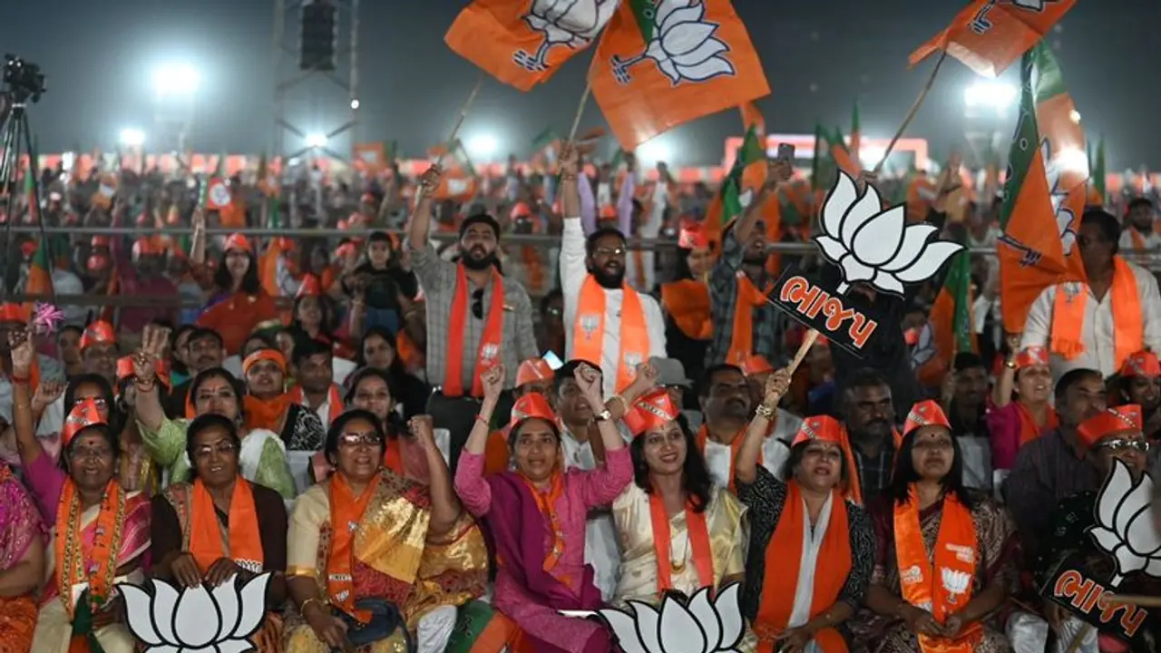Gujarat Election Surat Result 2022 Live: BJP takes 15 seats, AAP has 1 Gujarat Election Surat Result 2022 Live: BJP takes 15 seats, AAP has 1