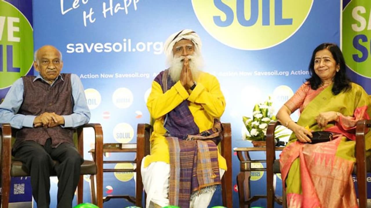 World Soil Day: सदगुरू बोले हम हर 5 सेकंड में फुटबॉल मैदान जितनी मिट्टी खो रहे World Soil Day: सदगुरू बोले हम हर 5 सेकंड में फुटबॉल मैदान जितनी मिट्टी खो रहे