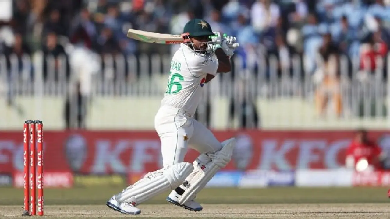 PAK vs ENG: 3வது டெஸ்ட்டில் பாபர் அசாம், சல்மான் பொறுப்பான அரைசதம்! முதல் ஓவரிலேயே விக்கெட்டை இழந்த இங்கிலந்து