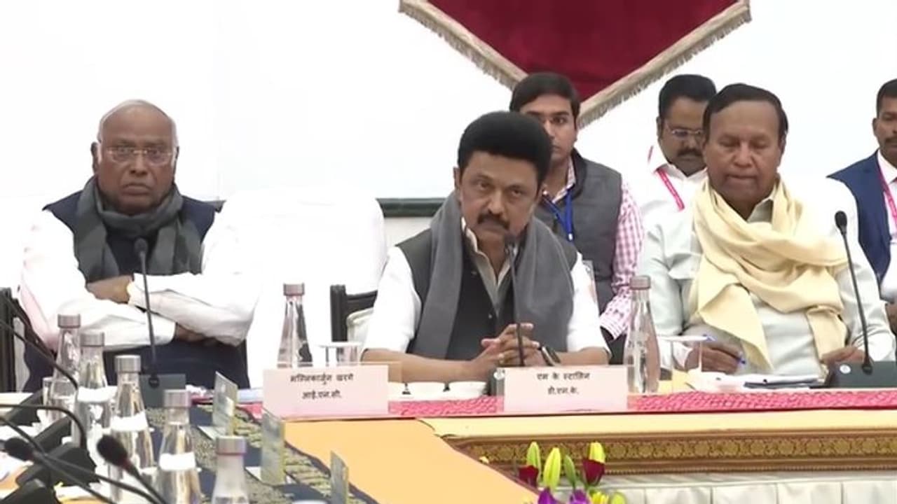 இந்தியாவின் பெருமையை உலகிற்கு பறைசாற்றுவோம்... ஜி20 ஆலோசனை கூட்டத்தில் மு.க.ஸ்டாலின் பேச்சு!! இந்தியாவின் பெருமையை உலகிற்கு பறைசாற்றுவோம்... ஜி20 ஆலோசனை கூட்டத்தில் மு.க.ஸ்டாலின் பேச்சு!!