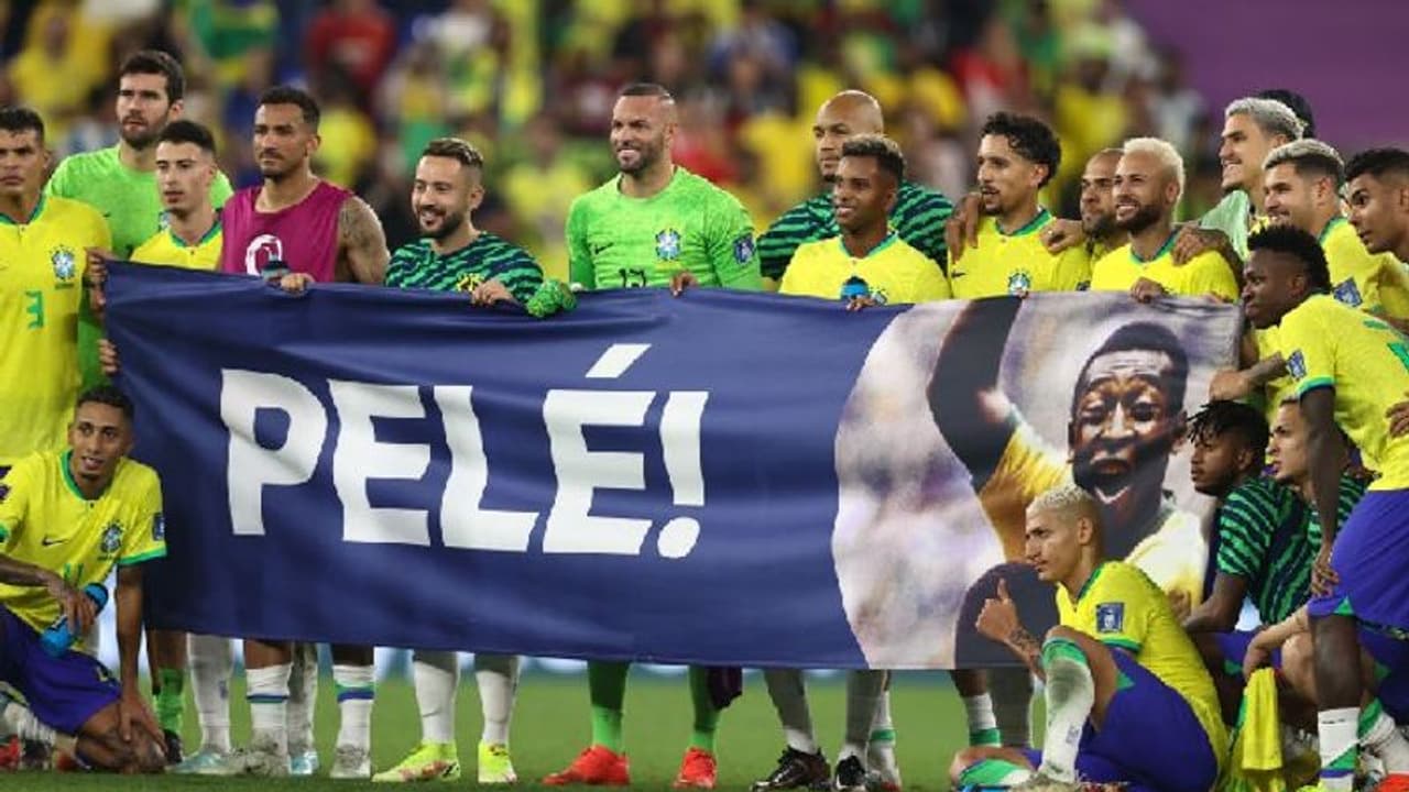Brazil's show of support for 'King' Pele after seeing off South Korea to enter World Cup 2022 QFs wins hearts Brazil's show of support for 'King' Pele after seeing off South Korea to enter World Cup 2022 QFs wins hearts