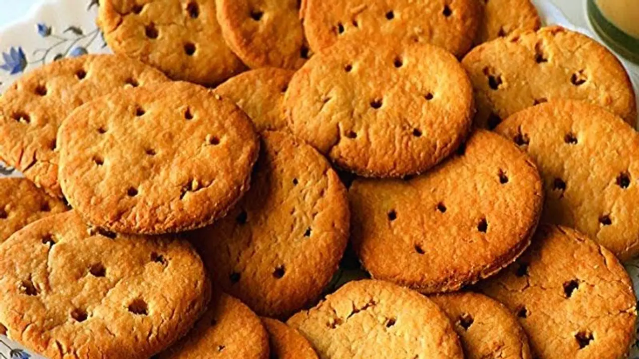 Snack Recipe: ಒಮ್ಮೆ ತಿಂದರೆ ಮತ್ತೆ ತಿನ್ನಬೇಕು ಎನಿಸುವ ಚೀಸಿ ಮೊನಾಕೋಸ್ ರೆಸಿಪಿ