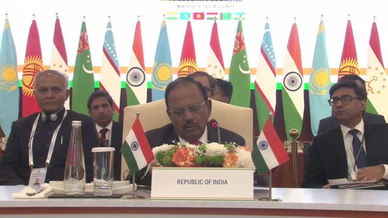 ಮಾಸ್ಕೋದಲ್ಲಿ ವ್ಲಾಡಿಮಿರ್‌ ಪುಟಿನ್‌ ಅಜಿತ್‌ ದೋವಲ್‌ ಭೇಟಿ