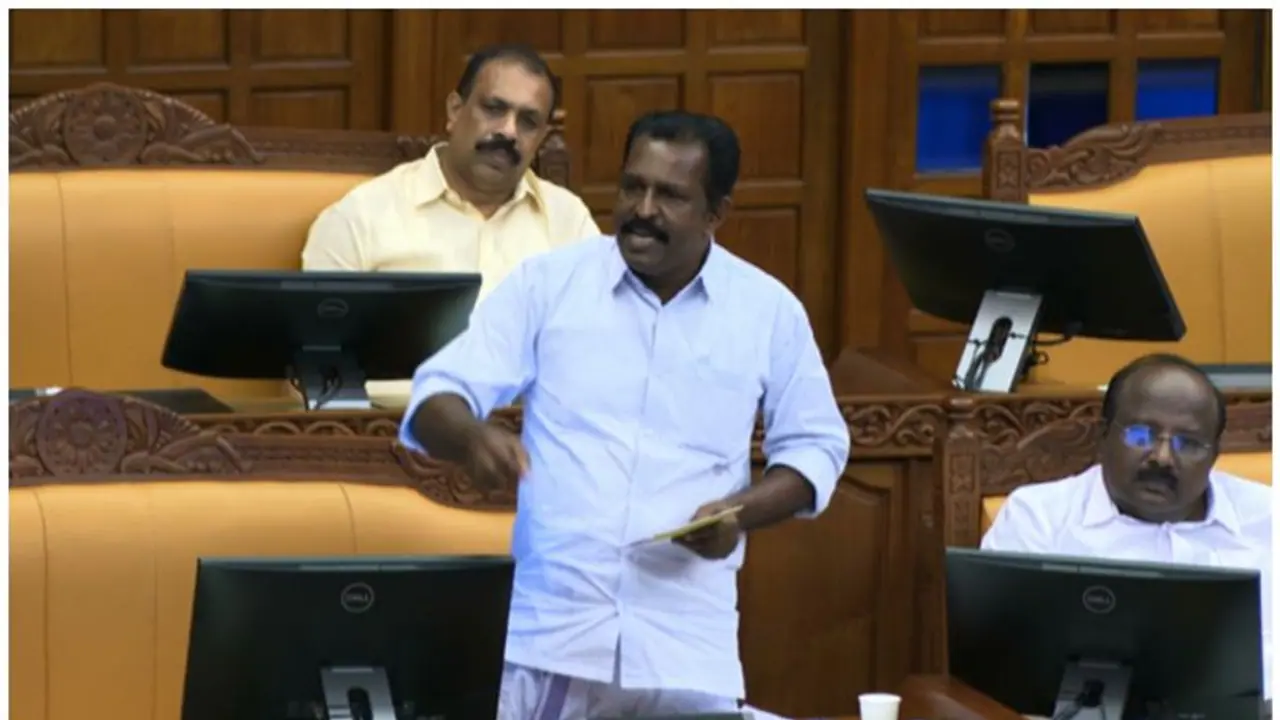 'വിഴിഞ്ഞം സമരക്കാരോട് സർക്കാരിന് ശത്രുതാ മനോഭാവം,തീവ്രവാദികളായി ചിത്രീകരിച്ചു'; സഭയിൽ അടിയന്തരപ്രമേയ ചർച്ച 'വിഴിഞ്ഞം സമരക്കാരോട് സർക്കാരിന് ശത്രുതാ മനോഭാവം,തീവ്രവാദികളായി ചിത്രീകരിച്ചു'; സഭയിൽ അടിയന്തരപ്രമേയ ചർച്ച