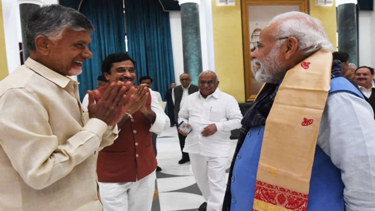 నీతి ఆయోగ్ సీఈవోతో చంద్రబాబు భేటీ.. ప్రధాని మోదీ సూచన మేరకే..! నీతి ఆయోగ్ సీఈవోతో చంద్రబాబు భేటీ.. ప్రధాని మోదీ సూచన మేరకే..!