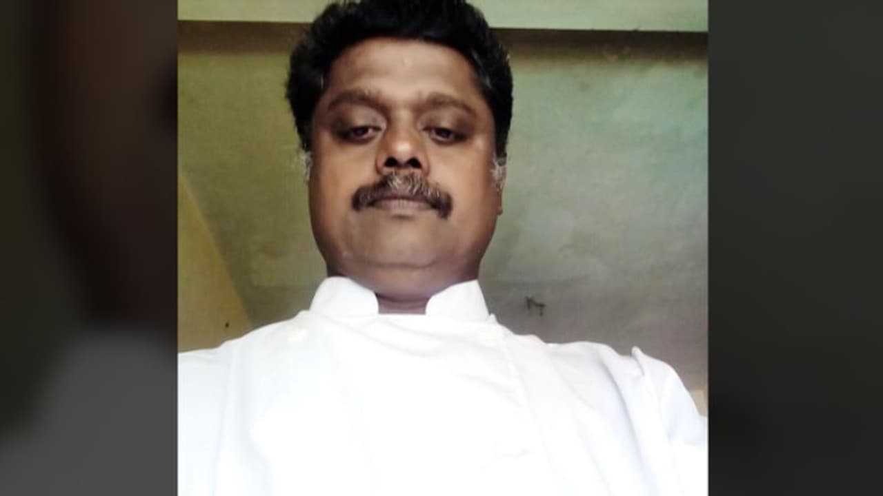 കോഴിക്കോട് കാൽനട യാത്രക്കാരനെ കാറിടിച്ച് തെറിപ്പിച്ചു, നിര്ത്താതെ പോയി; ചോര വാർന്ന് ദാരുണാന്ത്യം കോഴിക്കോട് കാൽനട യാത്രക്കാരനെ കാറിടിച്ച് തെറിപ്പിച്ചു, നിര്ത്താതെ പോയി; ചോര വാർന്ന് ദാരുണാന്ത്യം