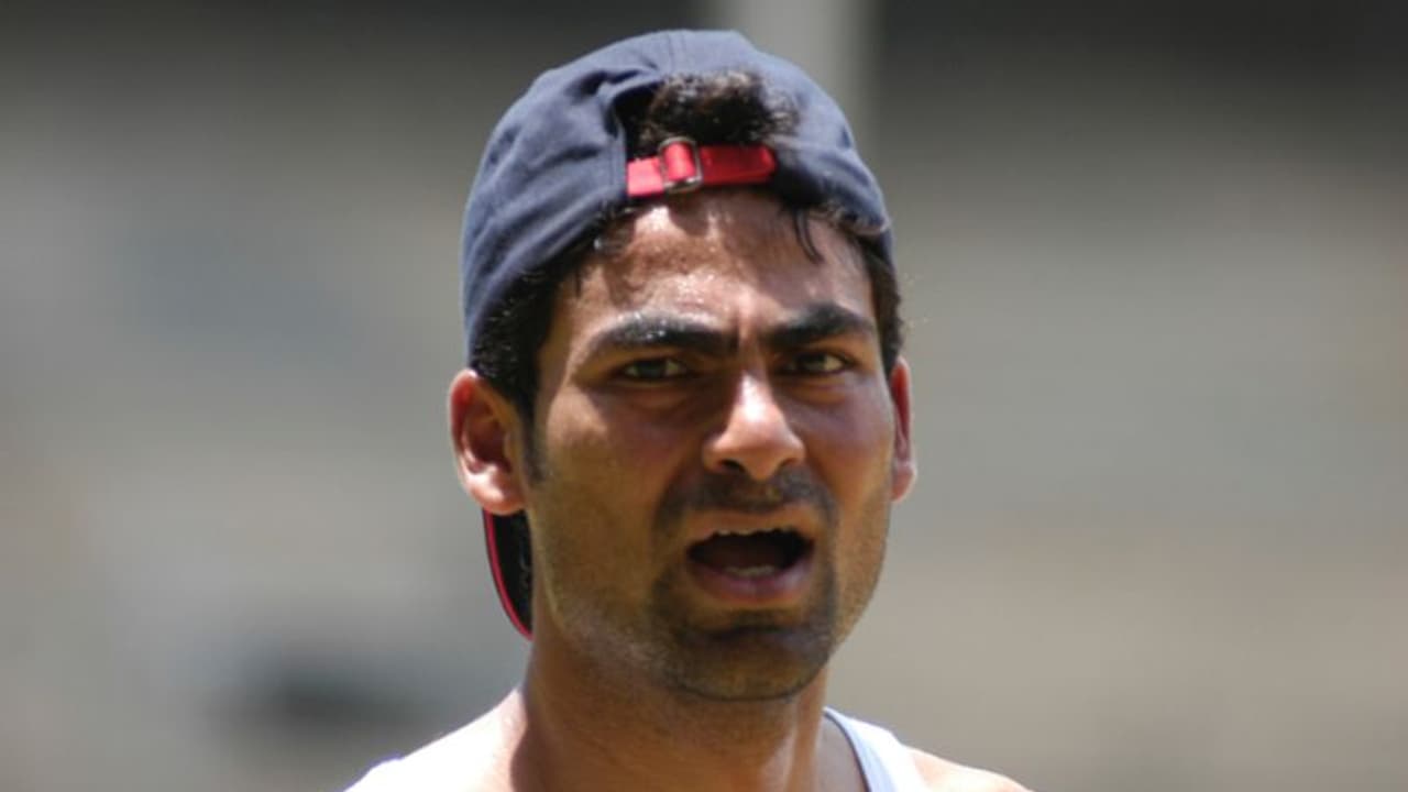 ആരാണ് നമ്മുടെ ഡെത്ത് ബൗളർ, ഇങ്ങനെ പേടിച്ച് കളിച്ചിട്ട് കാര്യമില്ല; ടീം ഇന്ത്യയെ രൂക്ഷമായി വിമർശിച്ച് കൈഫ് ആരാണ് നമ്മുടെ ഡെത്ത് ബൗളർ, ഇങ്ങനെ പേടിച്ച് കളിച്ചിട്ട് കാര്യമില്ല; ടീം ഇന്ത്യയെ രൂക്ഷമായി വിമർശിച്ച് കൈഫ്