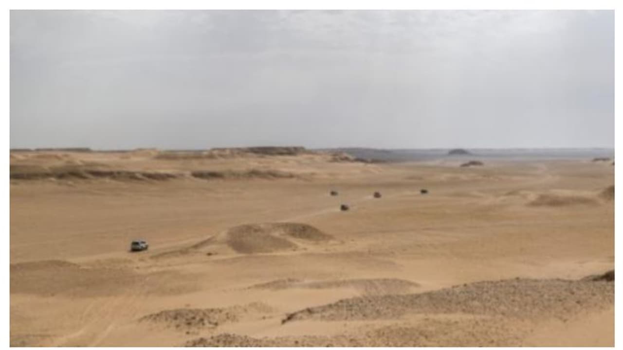 നാലു ദിവസം നീണ്ടുനിന്ന തെരച്ചില്; മരുഭൂമിയില് കാണാതായ യുവാവിനെ മരിച്ച നിലയില് കണ്ടെത്തി നാലു ദിവസം നീണ്ടുനിന്ന തെരച്ചില്; മരുഭൂമിയില് കാണാതായ യുവാവിനെ മരിച്ച നിലയില് കണ്ടെത്തി