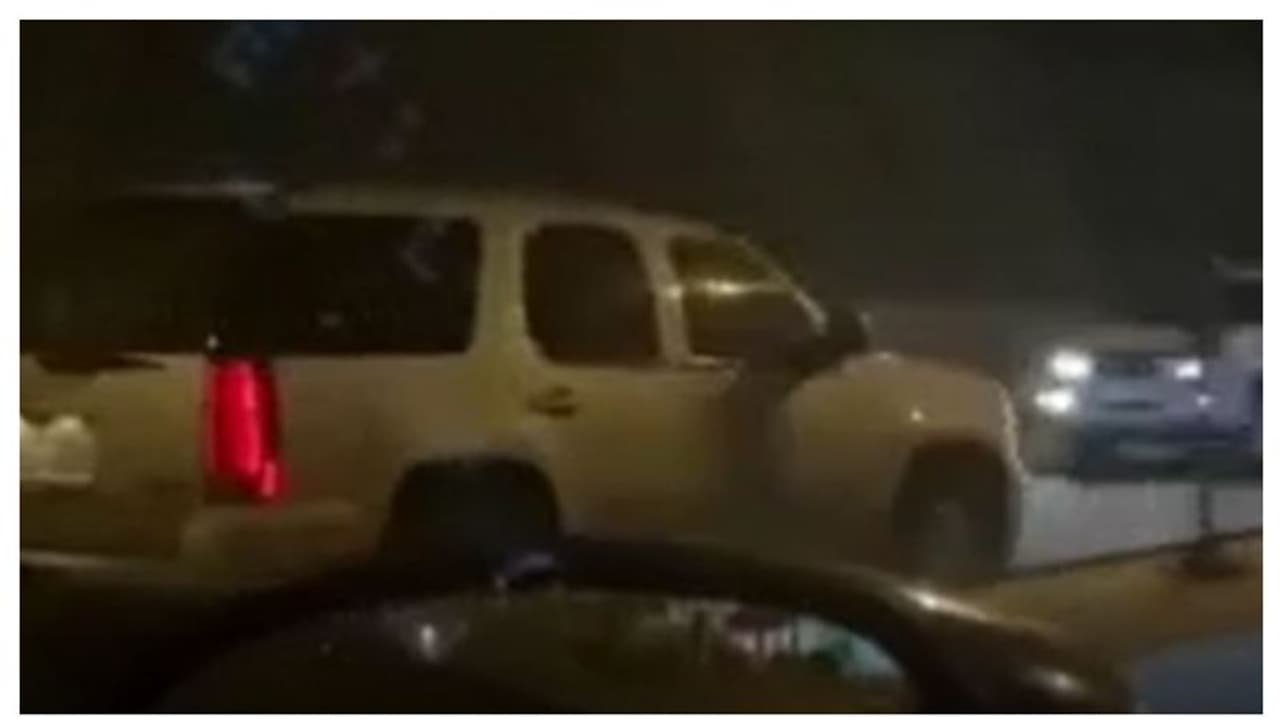 എതിര് ദിശയില് വാഹനമോടിച്ചു; വീഡിയോ വൈറലായതോടെ യുവാവ് അറസ്റ്റില് എതിര് ദിശയില് വാഹനമോടിച്ചു; വീഡിയോ വൈറലായതോടെ യുവാവ് അറസ്റ്റില്