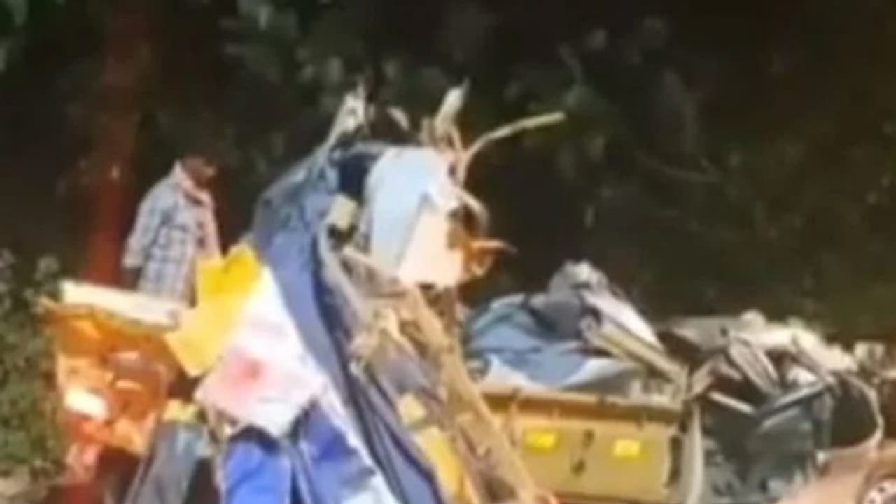 திருவண்ணாமலை தீபத்திற்கு சென்றுவிட்டு திரும்பிய போது பயங்கரம்.. சம்பவ இடத்திலேயே 6 பேர் உடல் நசுங்கி பலி..!