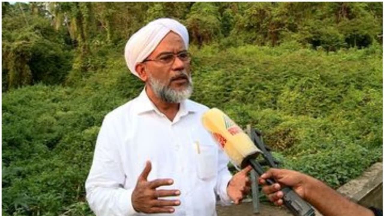 സ്ത്രീകളുടെ വിദ്യാഭ്യാസം; സാദിഖലി തങ്ങൾ തനിക്കൊപ്പമെന്ന് സമസ്ത പുറത്താക്കിയ ഹക്കീം ഫൈസി ആദൃശ്ശേരി