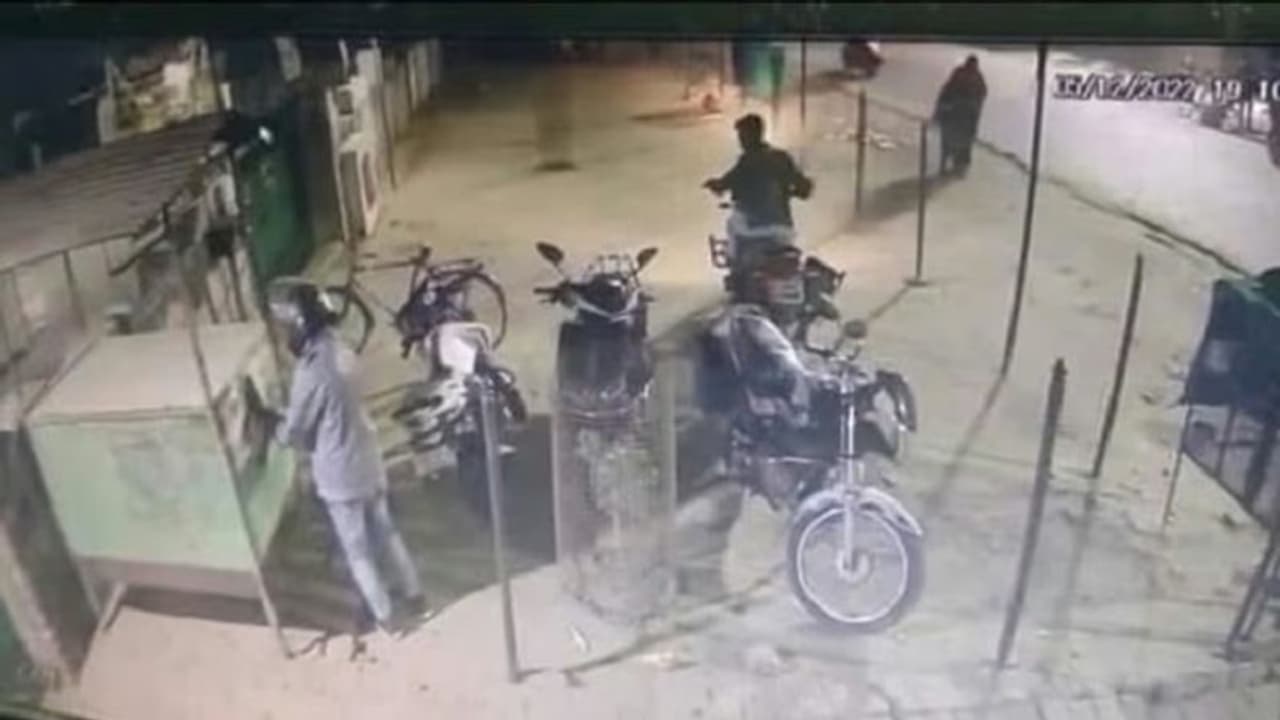 अपहरण के बाद गला दबाकर की गई थी मासूम की हत्या, परिजन जिस पर करते थे भरोसा वही निकला हत्यारा अपहरण के बाद गला दबाकर की गई थी मासूम की हत्या, परिजन जिस पर करते थे भरोसा वही निकला हत्यारा