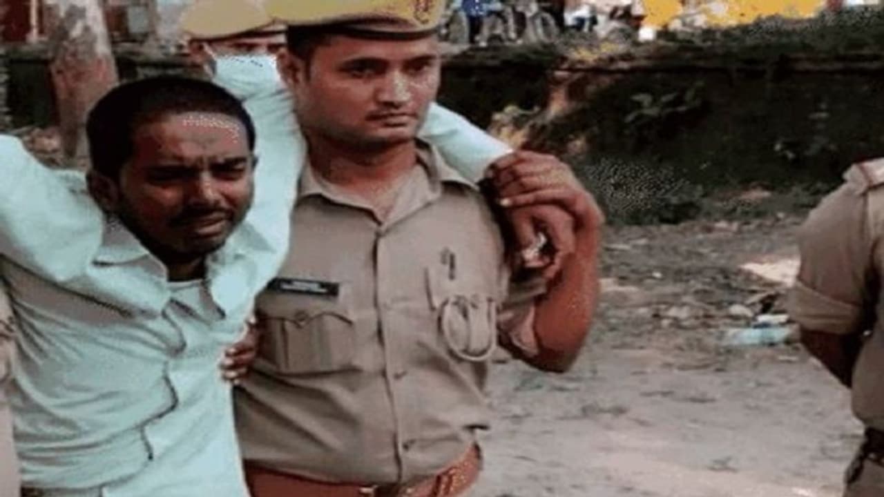 बड़ी बहन ने प्रेमी के साथ मिलकर बनाया प्लान, हाथ की नस काटकर किशोरी को दी दर्दनाक मौत