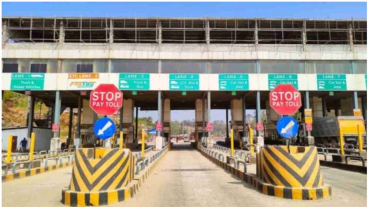 പ്രദേശവാസികൾക്കും ഇനി ടോൾ, 7.5 കീ.മീ പരിധയിൽ മാത്രം ഇളവ്; പന്നിയങ്കര ടോള് പ്ലാസയിൽ മാറ്റങ്ങൾ ഇന്ന് മുതൽ പ്രദേശവാസികൾക്കും ഇനി ടോൾ, 7.5 കീ.മീ പരിധയിൽ മാത്രം ഇളവ്; പന്നിയങ്കര ടോള് പ്ലാസയിൽ മാറ്റങ്ങൾ ഇന്ന് മുതൽ