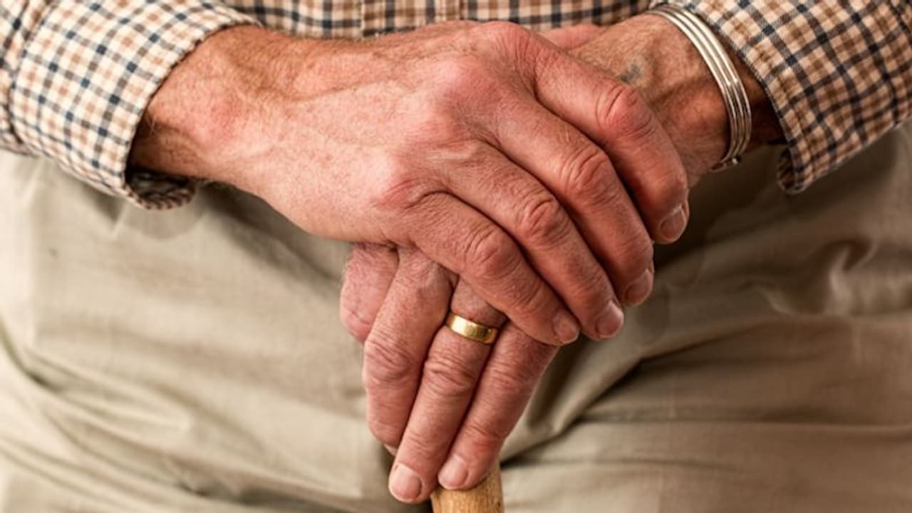 What Are The Best Saving Scheme Options for Senior Citizens?