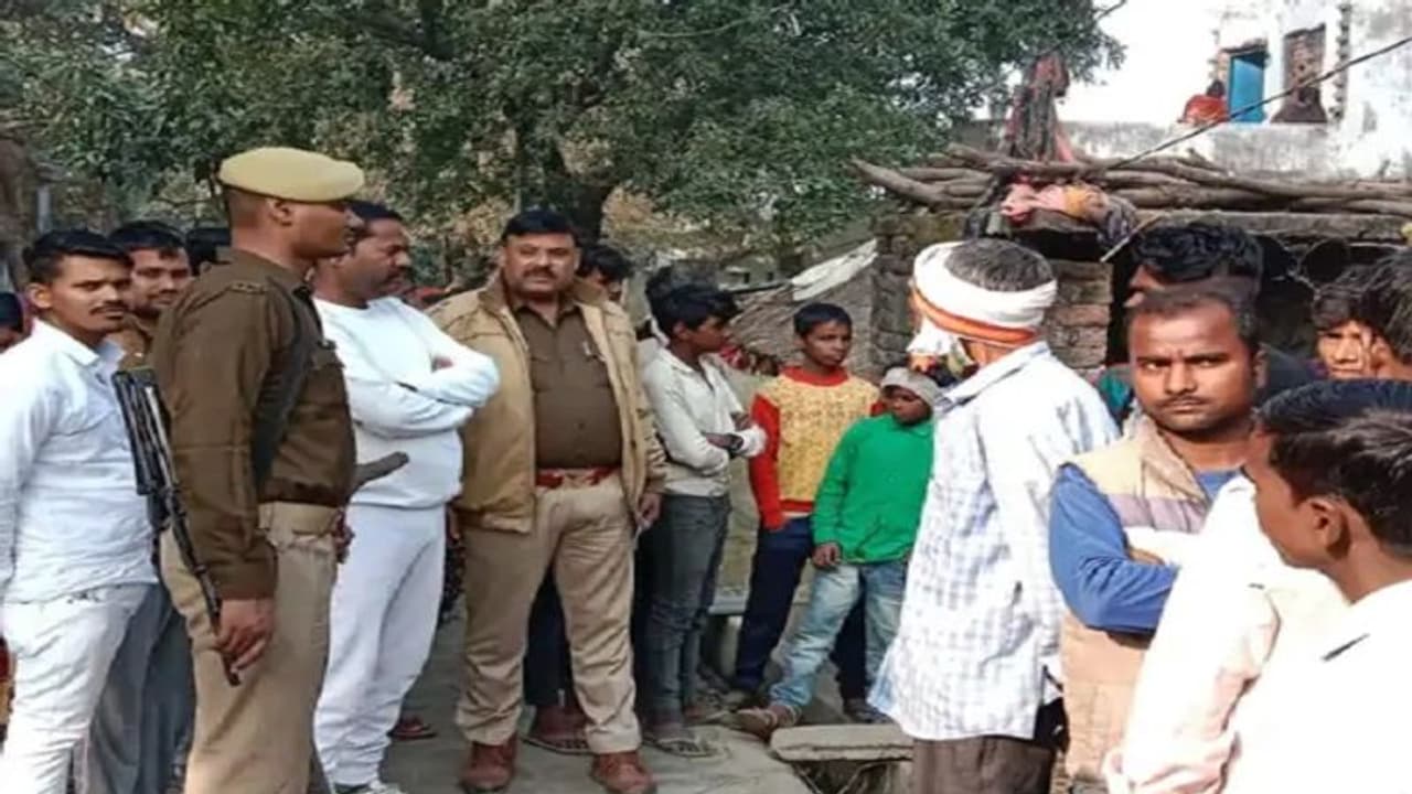 गोरखपुर: 1 फीट जमीन के लिए छोटे भाई को दी दर्दनाक मौत, मृतक की पत्नी ने रो रोकर बताई आपबीती गोरखपुर: 1 फीट जमीन के लिए छोटे भाई को दी दर्दनाक मौत, मृतक की पत्नी ने रो रोकर बताई आपबीती