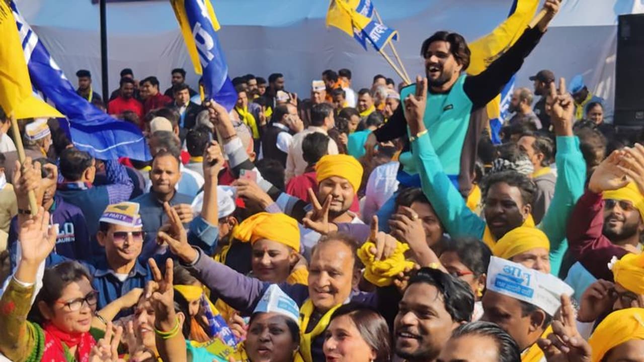 Delhi MCD में बहुमत हासिल करने के बाद भी AAP को सताने लगा डर, डिप्टी सीएम मनीष सिसोदिया ने ट्वीट कर लगाया आरोप