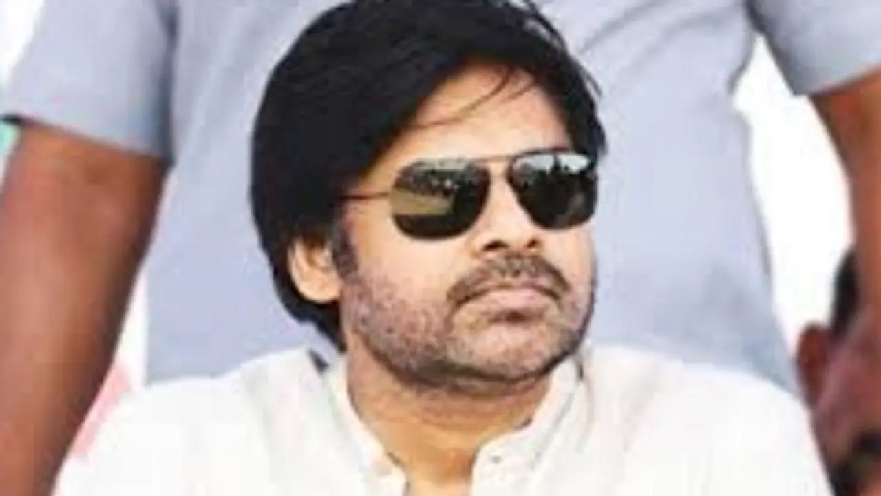 SHOCKING Pawan Kalyan's fan writes a suicide note to Harish Shankar; here's what he wrote SHOCKING Pawan Kalyan's fan writes a suicide note to Harish Shankar; here's what he wrote