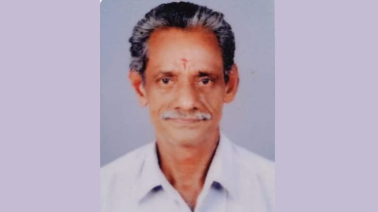 കാൽനടയാത്രക്കാരൻ കണ്ടെയ്നർ ലോറി ഇടിച്ചു മരിച്ചു. കാൽനടയാത്രക്കാരൻ കണ്ടെയ്നർ ലോറി ഇടിച്ചു മരിച്ചു.