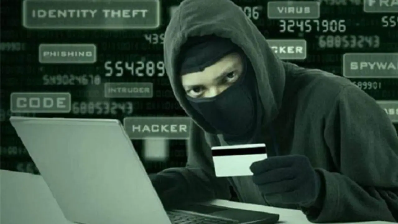 பேஸ்புக்கில் நெருங்கிப் பழகிய நபரிடம் ஏமாந்த பெண்! கஷ்டப்பட்டு சேர்த்த பணம் பறிபோன அவலம்!