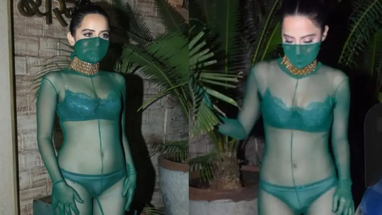 उर्फी जावेद के पीछे पड़ी दुबई पुलिस, इस वजह से मुश्किल में आईं एक्ट्रेस उर्फी जावेद के पीछे पड़ी दुबई पुलिस, इस वजह से मुश्किल में आईं एक्ट्रेस