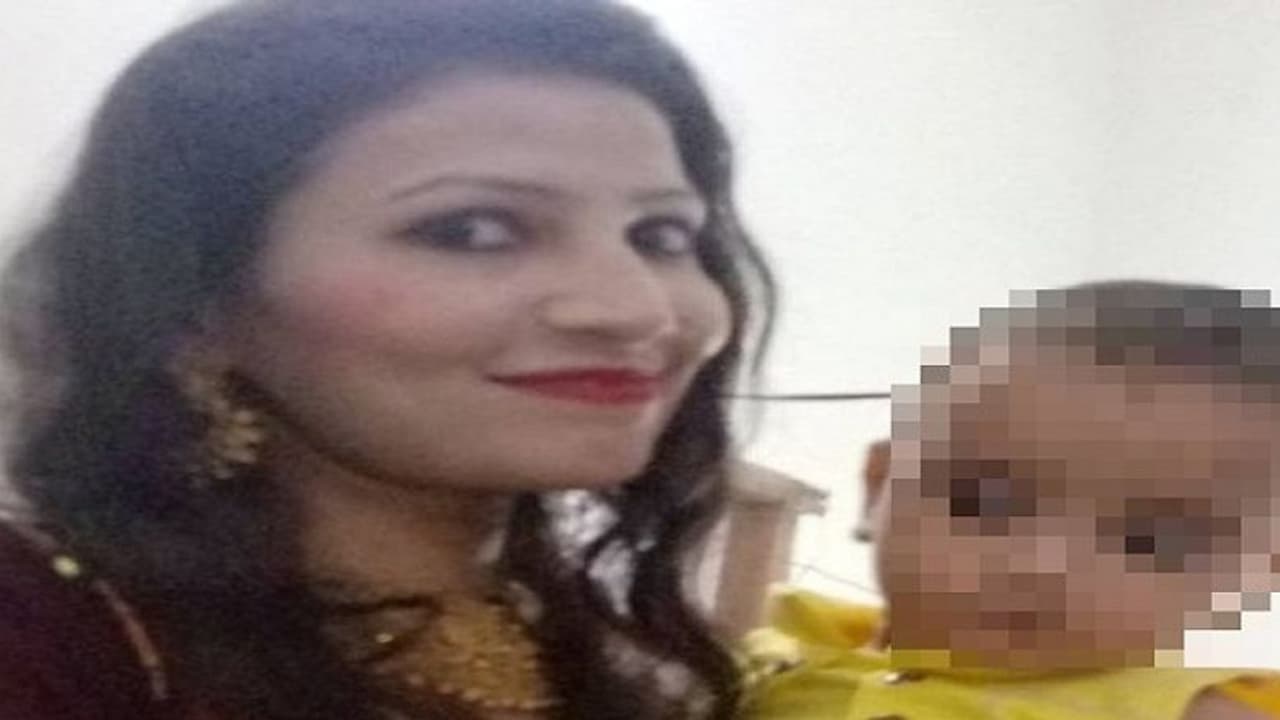 पत्नी ने दोबारा संबंध बनाने से किया मना तो पति ने गला घोंटकर की हत्या, बाइक पर रखकर शव को लगाया ठिकाने पत्नी ने दोबारा संबंध बनाने से किया मना तो पति ने गला घोंटकर की हत्या, बाइक पर रखकर शव को लगाया ठिकाने