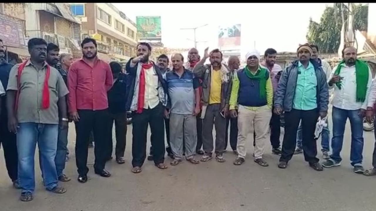 ಮಾವು ಬೆಳೆಗಾರರಿಂದ ಶ್ರೀನಿವಾಸಪುರ ತಾಲೂಕಿನ ಪಟ್ಟಣ ಬಂದ್