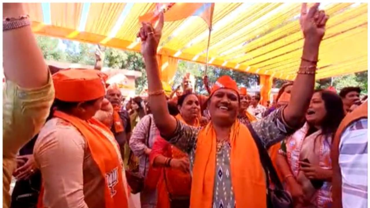 ആം ആദ്മിയുടെ വരവ്, ഗുജറാത്തില്‍ മുസ്ലീം വോട്ടുകള്‍ ഭിന്നിച്ചു; ബിജെപി നേട്ടം കൊയ്തു, കോണ്‍ഗ്രസ് തകര്‍ന്നു