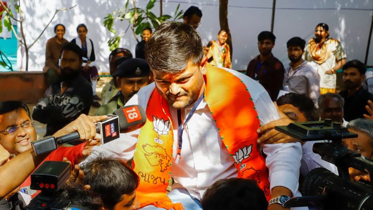 गुजरात में BJP के लिए Lucky साबित हुए हार्दिक पटेल, विजय रूपानी की जगह भूपेंद्र पटेल को CM बनाना रहा सही Game